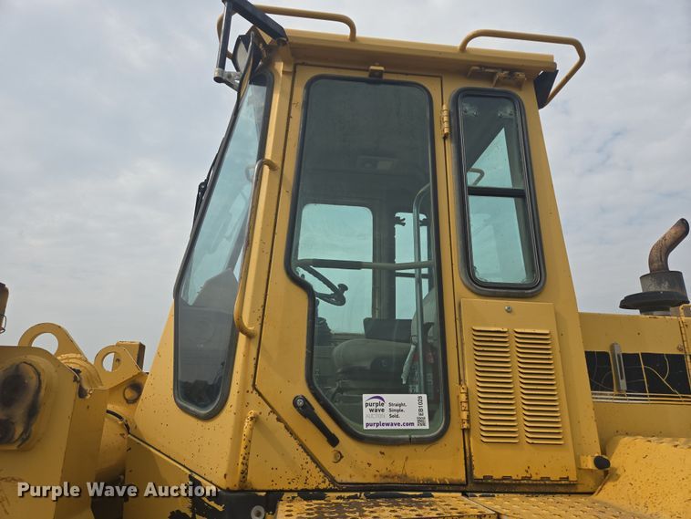 image for item EB1028 1993 John Deere 624G wheel loader