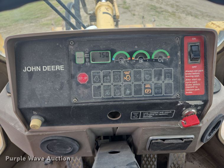 image for item EB1028 1993 John Deere 624G wheel loader