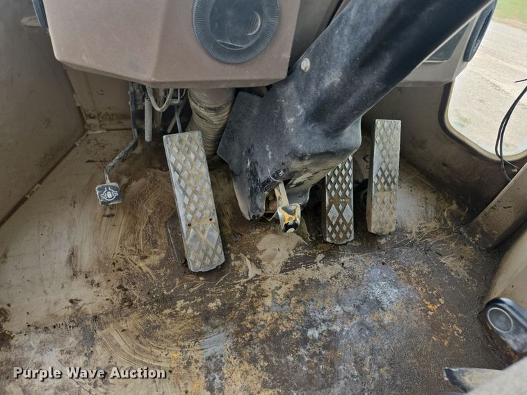 image for item EB1028 1993 John Deere 624G wheel loader