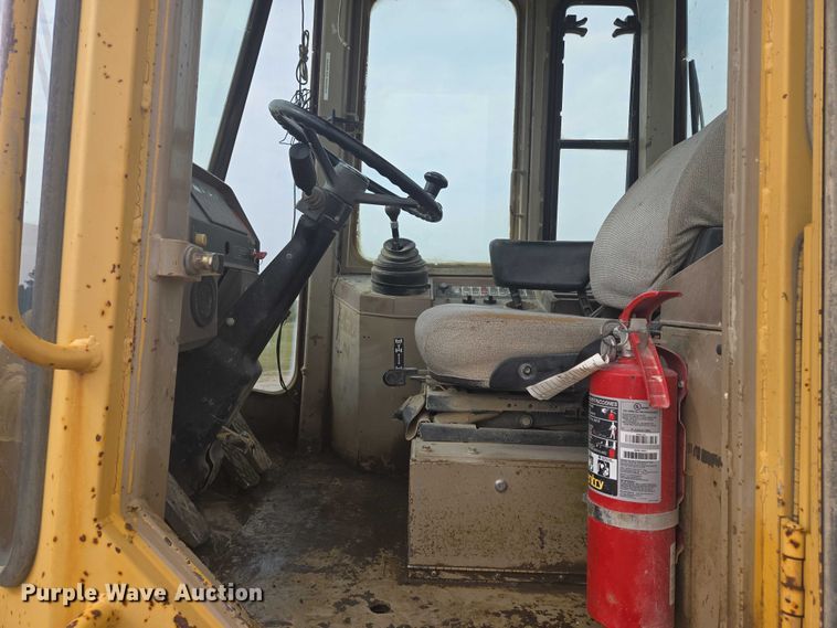 image for item EB1028 1993 John Deere 624G wheel loader