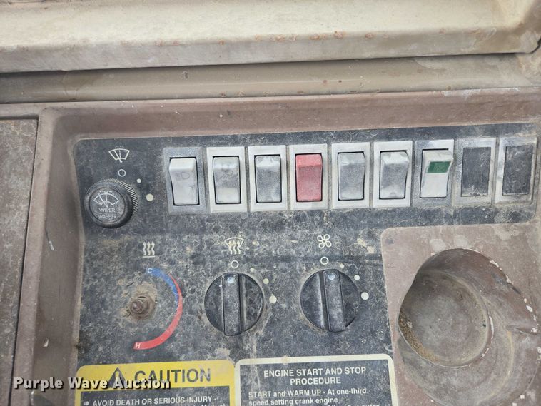 image for item EB1028 1993 John Deere 624G wheel loader