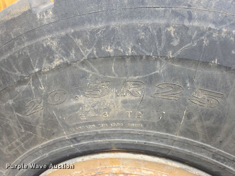 image for item EB1028 1993 John Deere 624G wheel loader