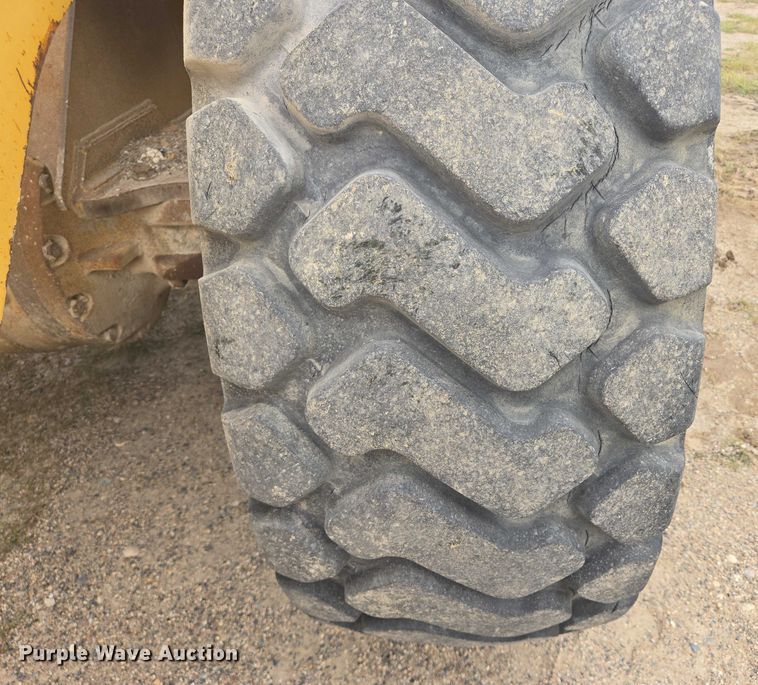 image for item EB1028 1993 John Deere 624G wheel loader