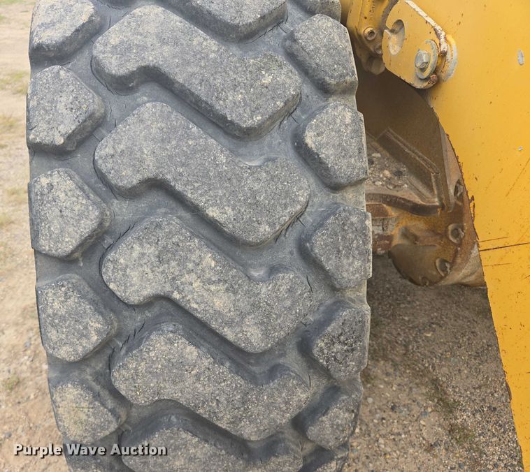 image for item EB1028 1993 John Deere 624G wheel loader