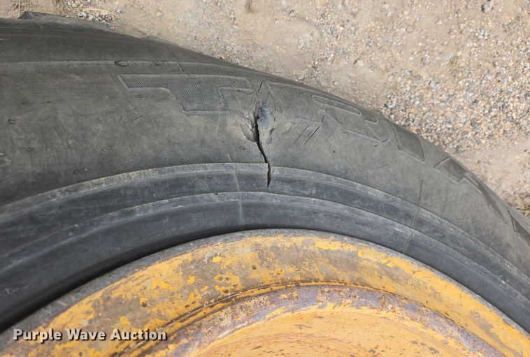 image for item EB1028 1993 John Deere 624G wheel loader