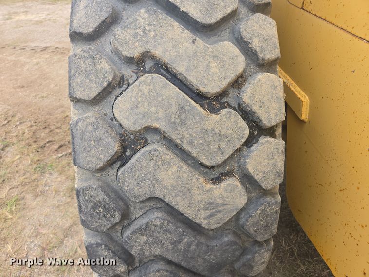 image for item EB1028 1993 John Deere 624G wheel loader