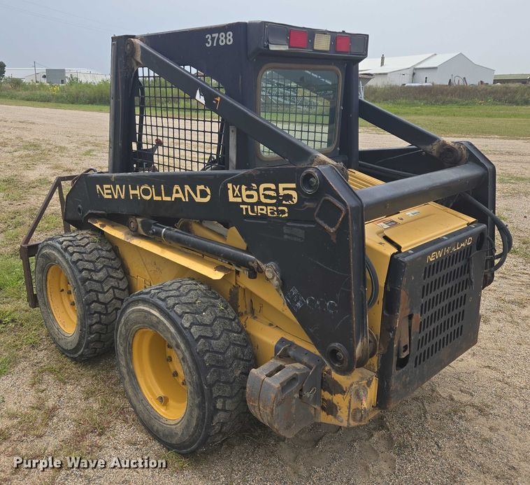 image for item EB1029 1997 New Holland LX665 skid steer loader