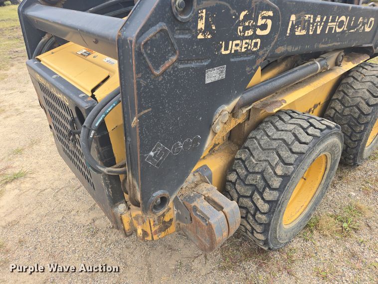 image for item EB1029 1997 New Holland LX665 skid steer loader