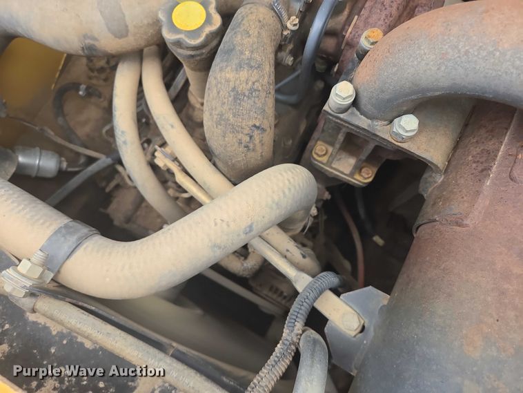 image for item EB1029 1997 New Holland LX665 skid steer loader