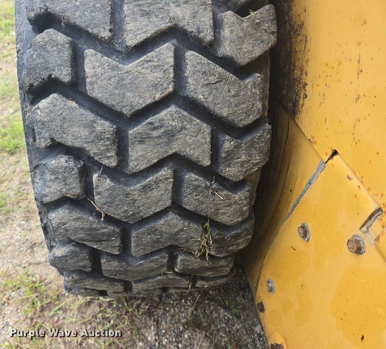 image for item EB1029 1997 New Holland LX665 skid steer loader