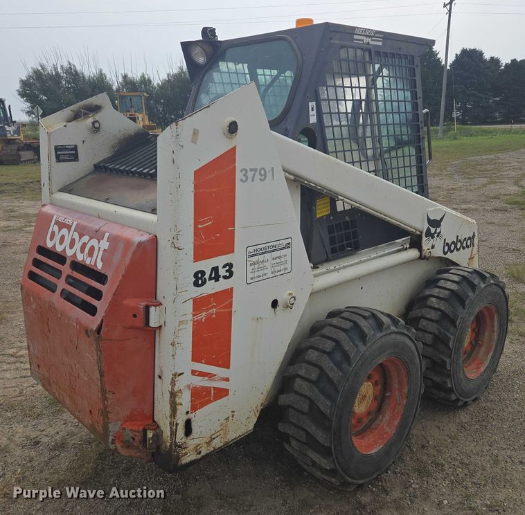 MINI CARGADOR SOBRE RUEDAS 1985 BOBCAT 843