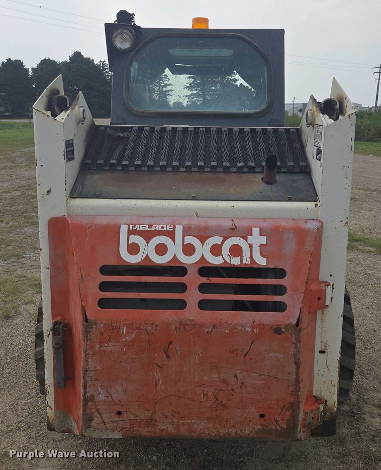 image for item EB1030 1985 Bobcat 843 skid steer loader