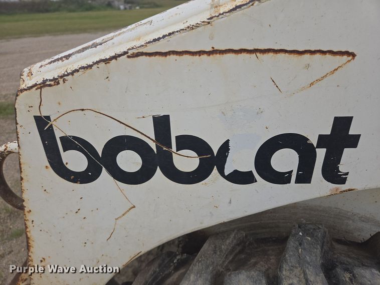 image for item EB1030 1985 Bobcat 843 skid steer loader