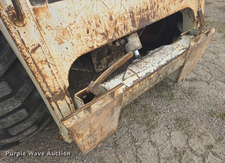 image for item EB1030 1985 Bobcat 843 skid steer loader