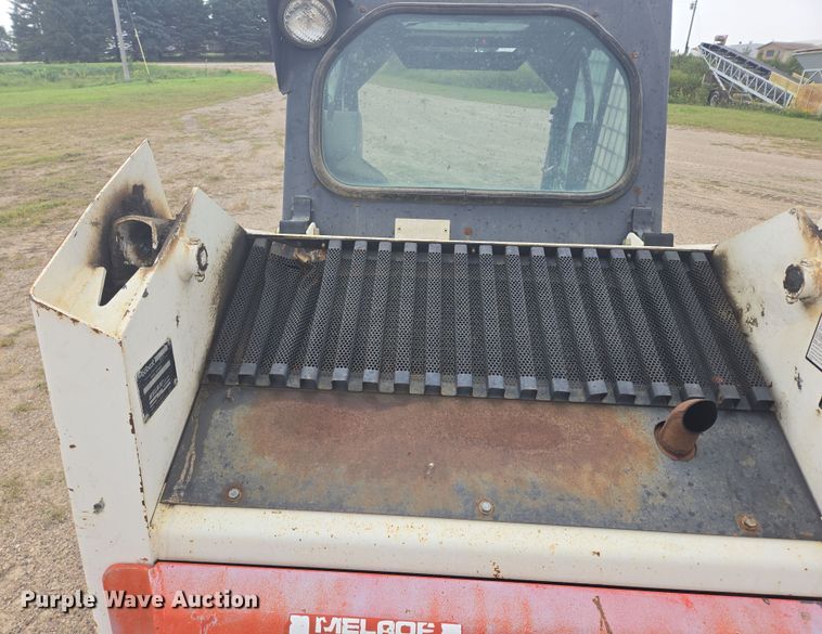 image for item EB1030 1985 Bobcat 843 skid steer loader