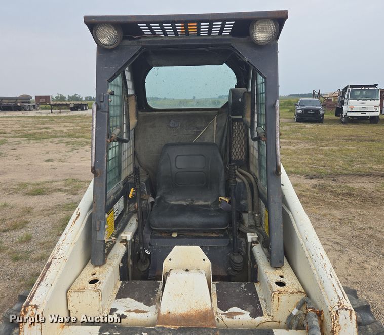 image for item EB1030 1985 Bobcat 843 skid steer loader