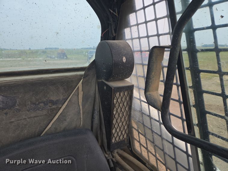 image for item EB1030 1985 Bobcat 843 skid steer loader