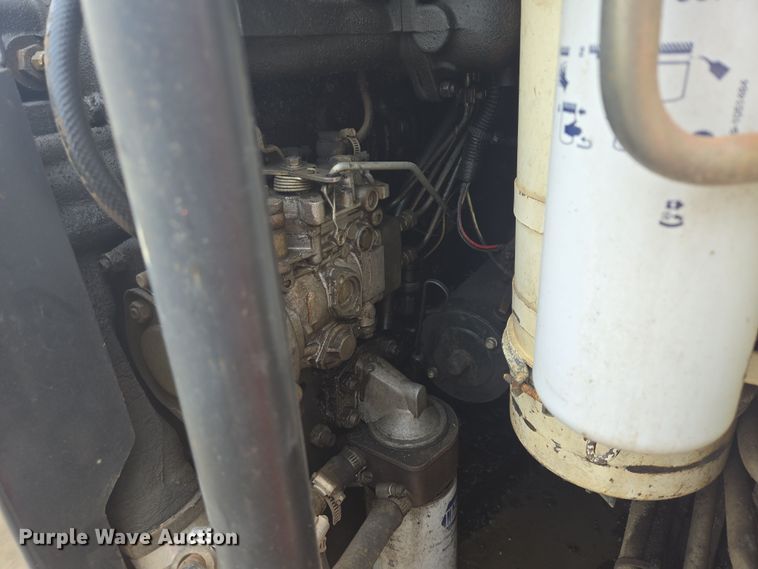 image for item EB1030 1985 Bobcat 843 skid steer loader