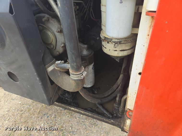 image for item EB1030 1985 Bobcat 843 skid steer loader