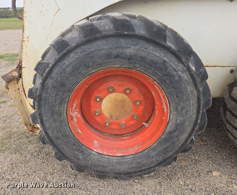 image for item EB1030 1985 Bobcat 843 skid steer loader