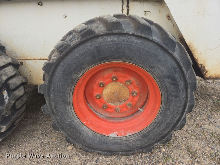 image for item EB1030 1985 Bobcat 843 skid steer loader