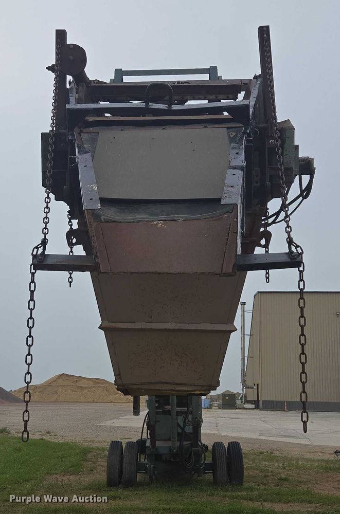 image for item EB1031 Powerscreen Commander 408 screening plant