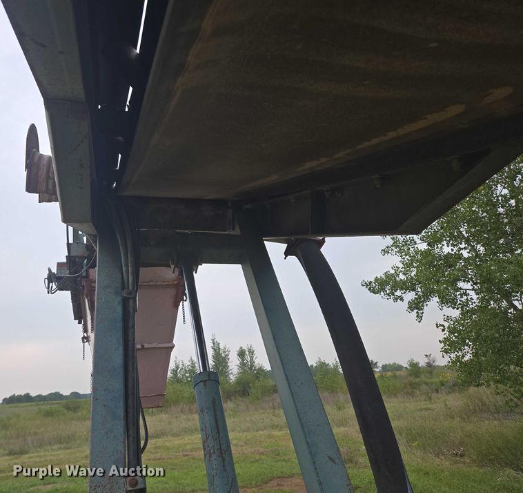 image for item EB1031 Powerscreen Commander 408 screening plant