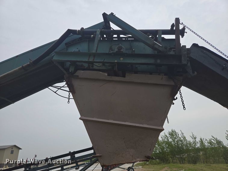 image for item EB1031 Powerscreen Commander 408 screening plant