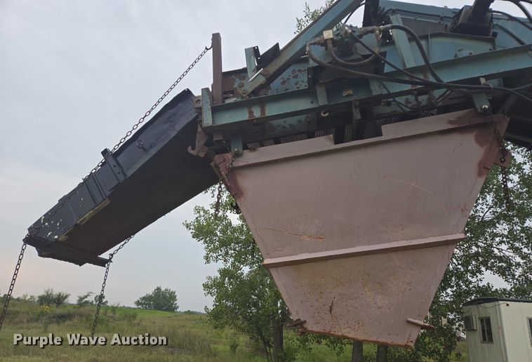 image for item EB1031 Powerscreen Commander 408 screening plant