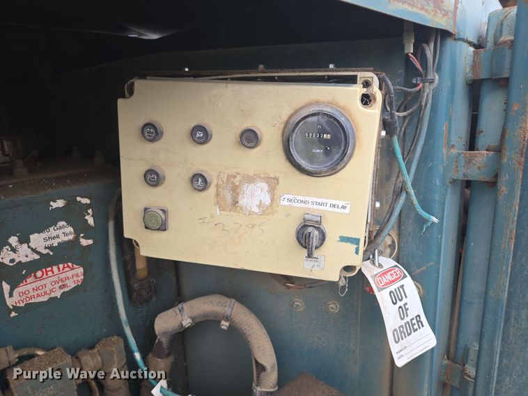 image for item EB1031 Powerscreen Commander 408 screening plant