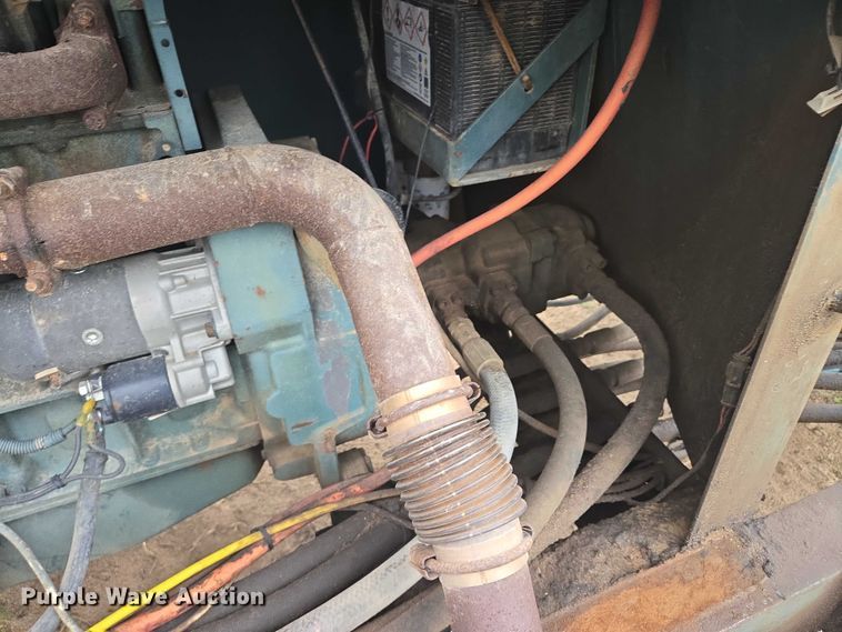 image for item EB1031 Powerscreen Commander 408 screening plant