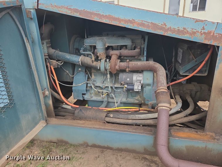 image for item EB1031 Powerscreen Commander 408 screening plant