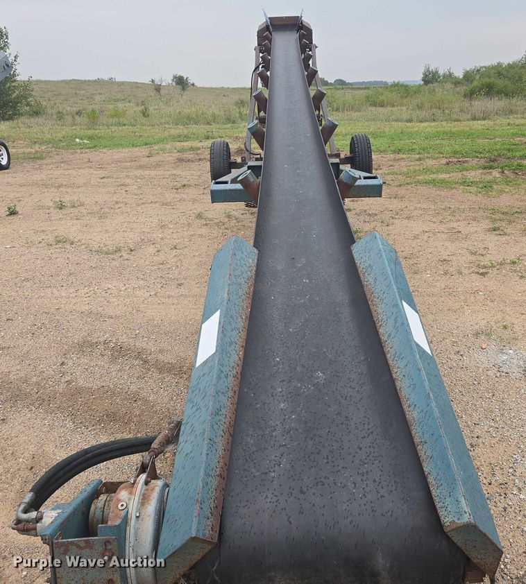 image for item EB1031 Powerscreen Commander 408 screening plant