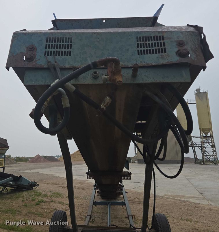 image for item EB1031 Powerscreen Commander 408 screening plant