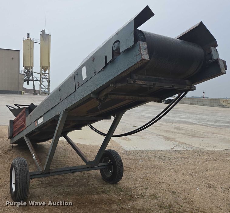 image for item EB1031 Powerscreen Commander 408 screening plant