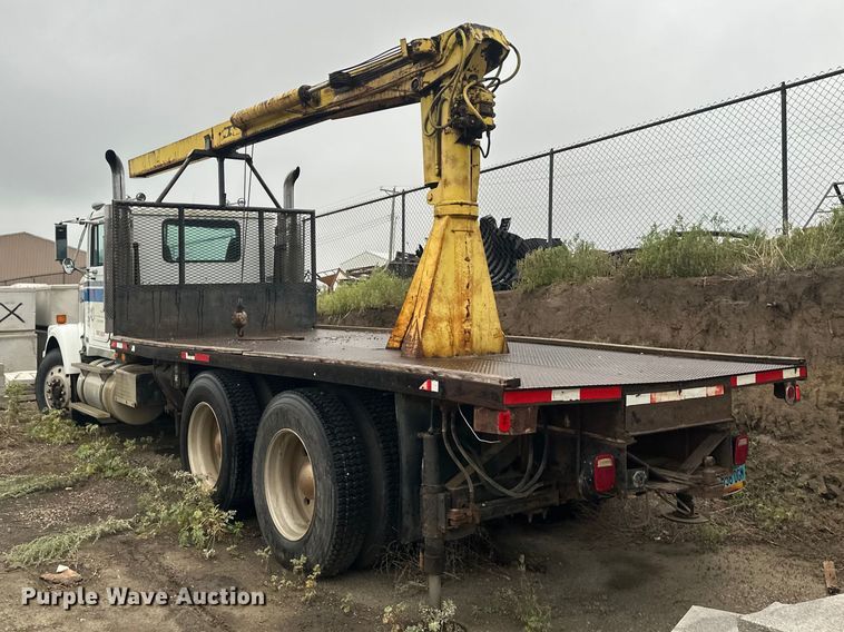 image for item EB2842 1988 International 9300 crane truck