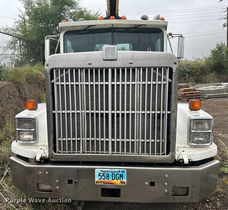 image for item EB2842 1988 International 9300 crane truck