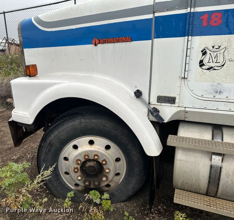 image for item EB2842 1988 International 9300 crane truck