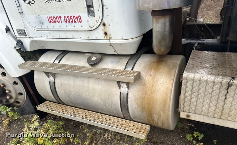 image for item EB2842 1988 International 9300 crane truck