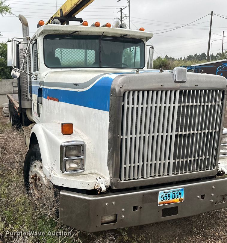 image for item EB2842 1988 International 9300 crane truck