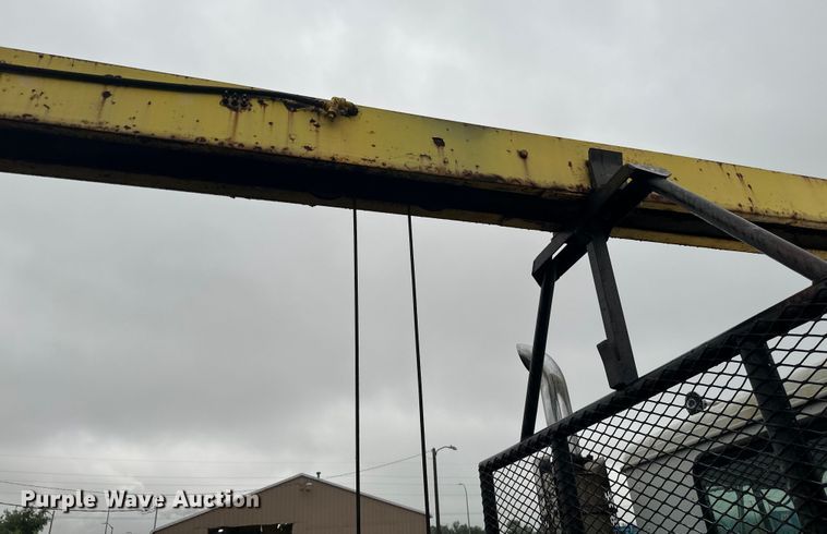 image for item EB2842 1988 International 9300 crane truck