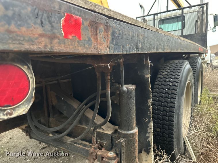 image for item EB2842 1988 International 9300 crane truck