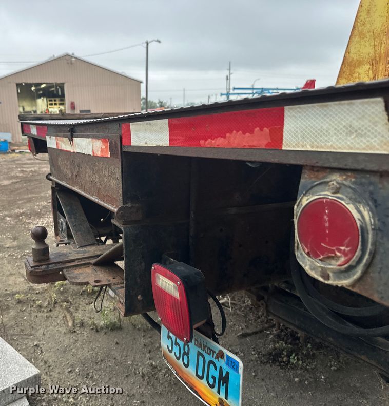 image for item EB2842 1988 International 9300 crane truck