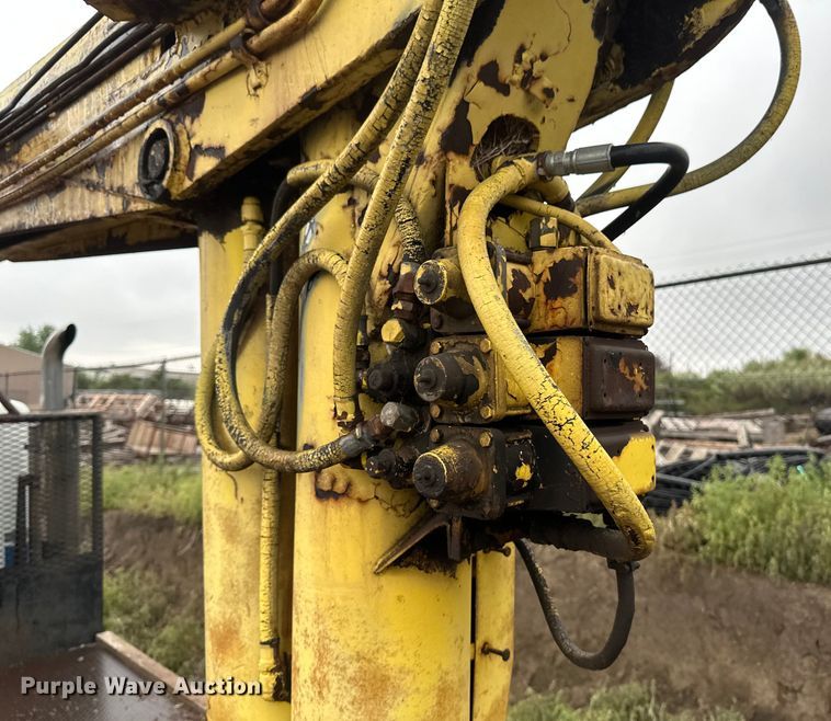 image for item EB2842 1988 International 9300 crane truck