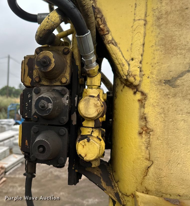 image for item EB2842 1988 International 9300 crane truck