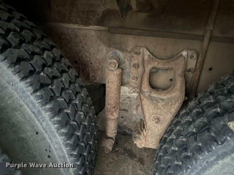 image for item EB2842 1988 International 9300 crane truck