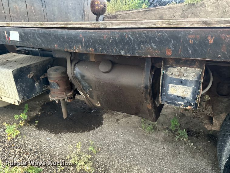 image for item EB2842 1988 International 9300 crane truck