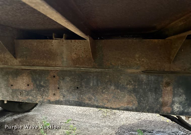 image for item EB2842 1988 International 9300 crane truck