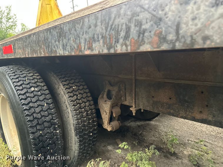 image for item EB2842 1988 International 9300 crane truck