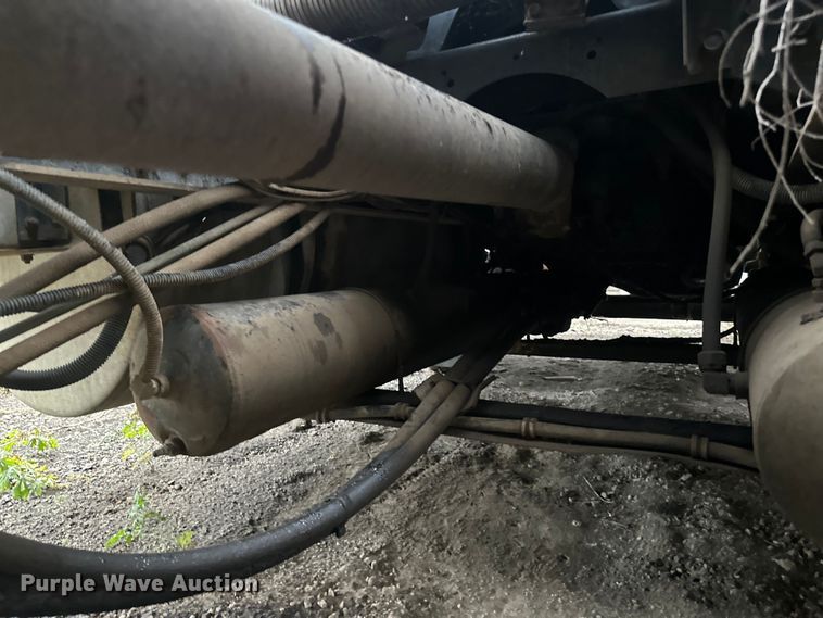 image for item EB2842 1988 International 9300 crane truck